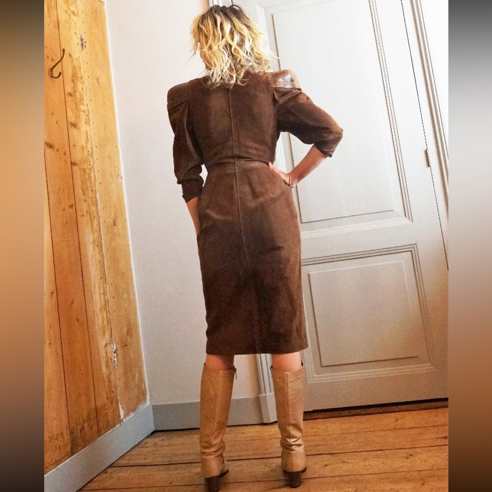 1980s Vintage Rich Brown Suede and Leather Statement Dress with Pockets - Picture 2 of 7